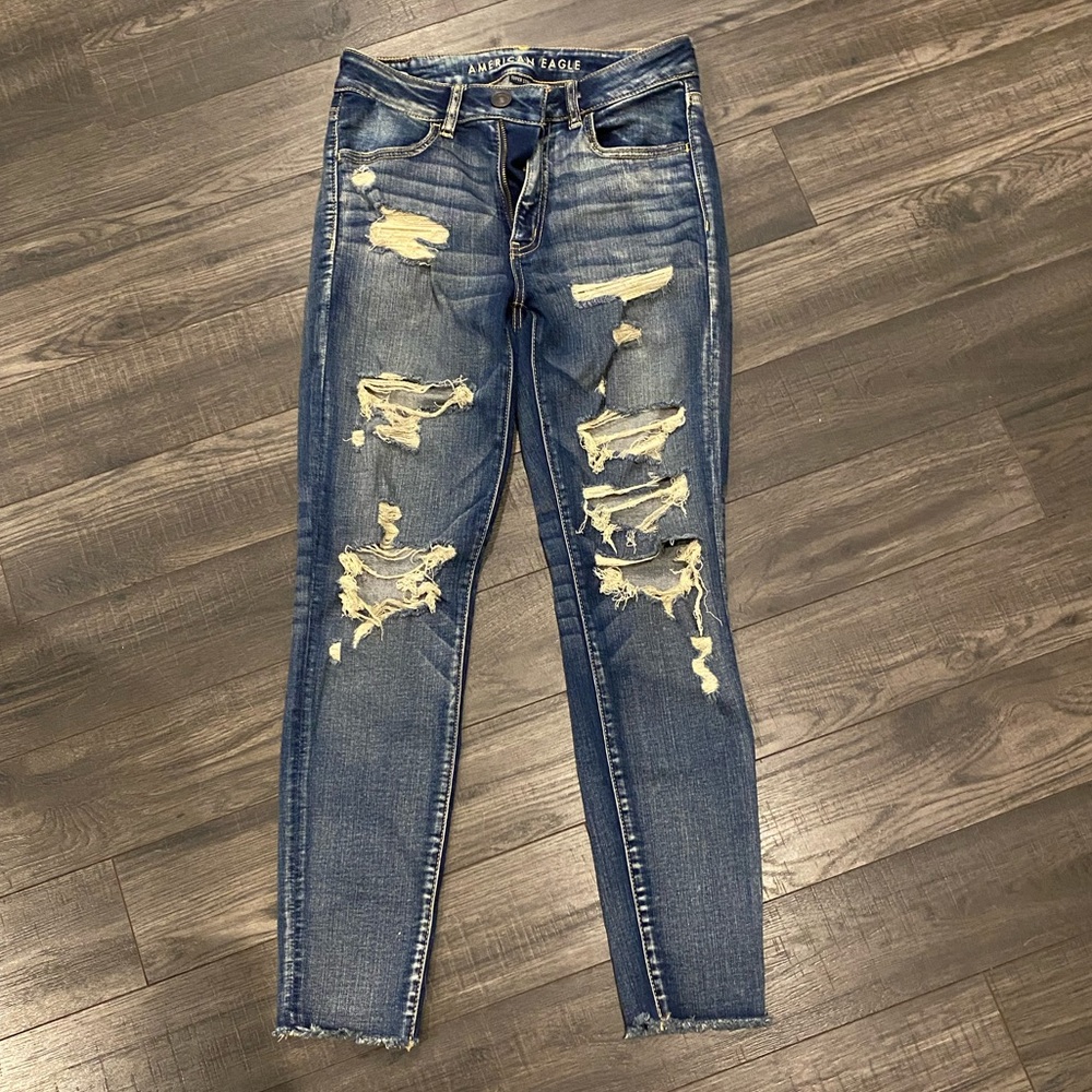American Eagle Ripped High Waisted Jegging (6R)